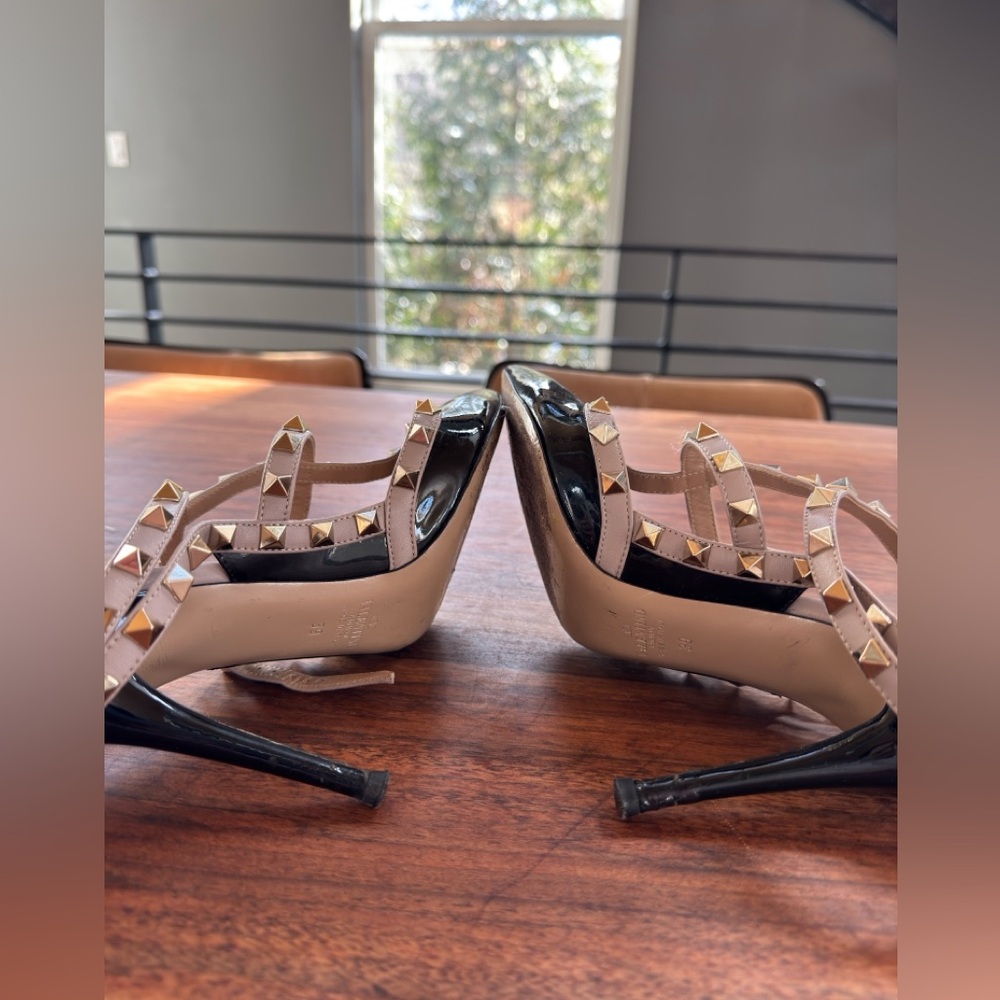Used Valentino Rockstud 100mm Slingback High-Heel Pumps - Picture 5 of 6